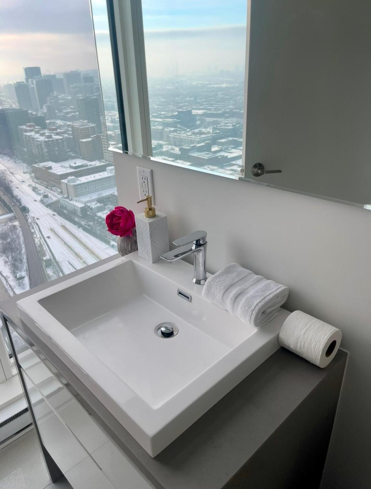 Spectacular Skyline Views - Downtown Montreal - Luxury Condo & Penthouse الغرفة الصورة