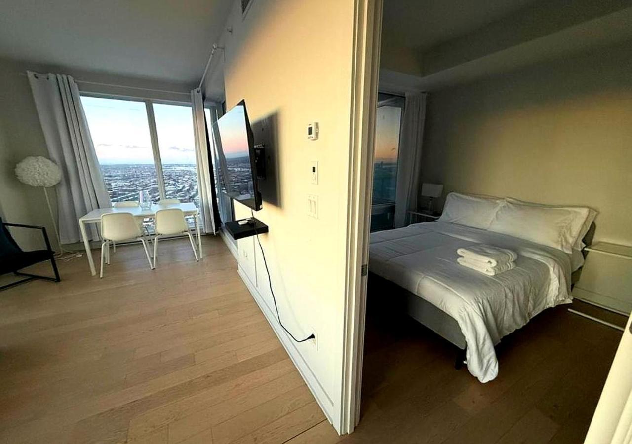 Spectacular Skyline Views - Downtown Montreal - Luxury Condo & Penthouse المظهر الخارجي الصورة